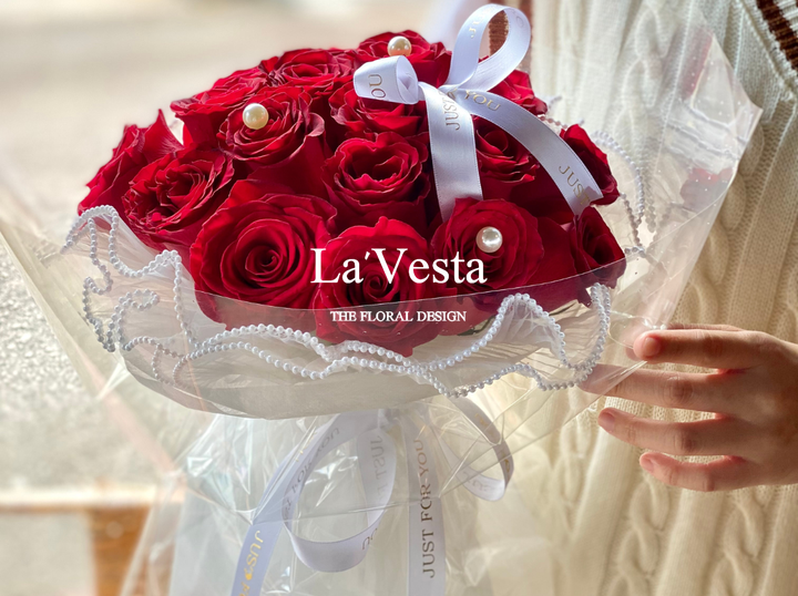 Shop La Vesta Florist on Atome