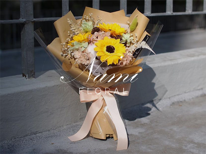 Shop NAMI FLORAL on Atome