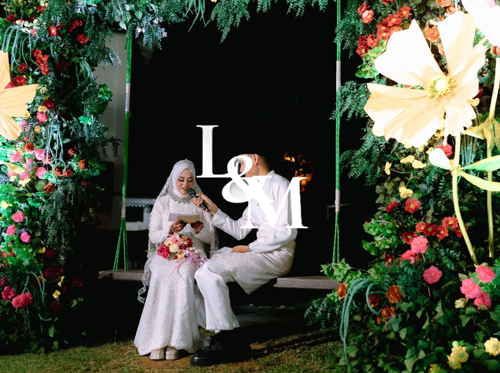 THE LIGHT & MOMENT PRODUCTION